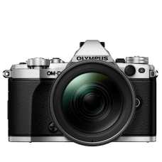 Olympus E-M5 Mark II + ob. 12-40 mm