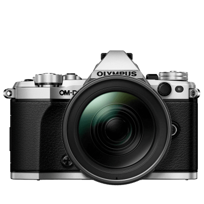 Olympus E-M5 Mark II + ob. 12-40 mm