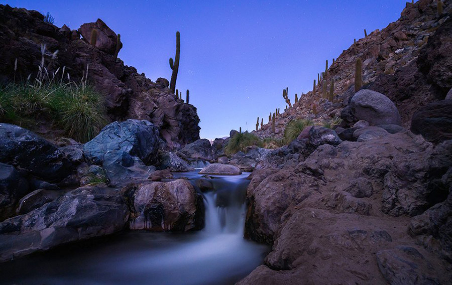 fiume di notte